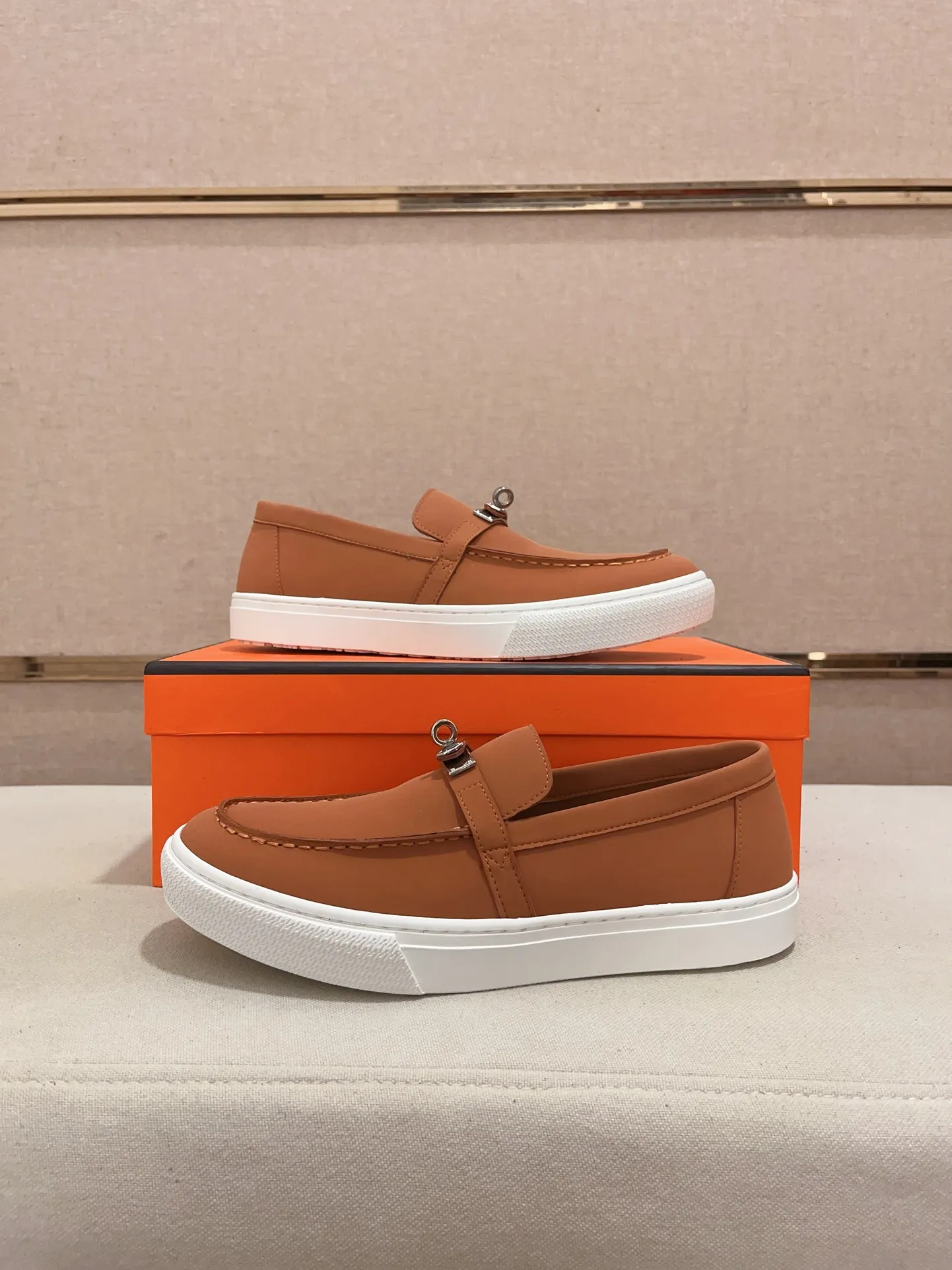 Men's clothing and shoes💰: 400💰《HERMES》【Classic Original Version】Hermès; Top 🔝 Purchasing Agency 🔍🔍Men's latest 🇺🇸 counter sales simultaneously, original ▲▲cowhide imported from Italy ▲▲Exquisite workmanship (Italian 🇮🇹Imported water-dyed 🐂cowhide lining) sole: original sole provided by the original factory, ⚠️exclusive double-layer activity·TPR·rubber·combined molded outsole; Code number: 38-44 (45/46 can be customized, non-refundable)